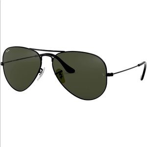 Black Ray Ban Aviators. New without tags but comes with the Ray-Ban case.